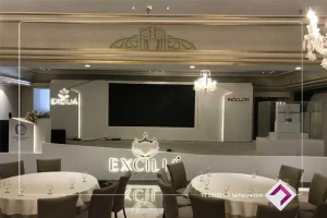 نمونه سن و استند آریا نئوپان پاسارگاد برای شرکت اکسیلیا
